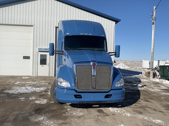 M & M Truck & Auto Body Inc Wellman, IA